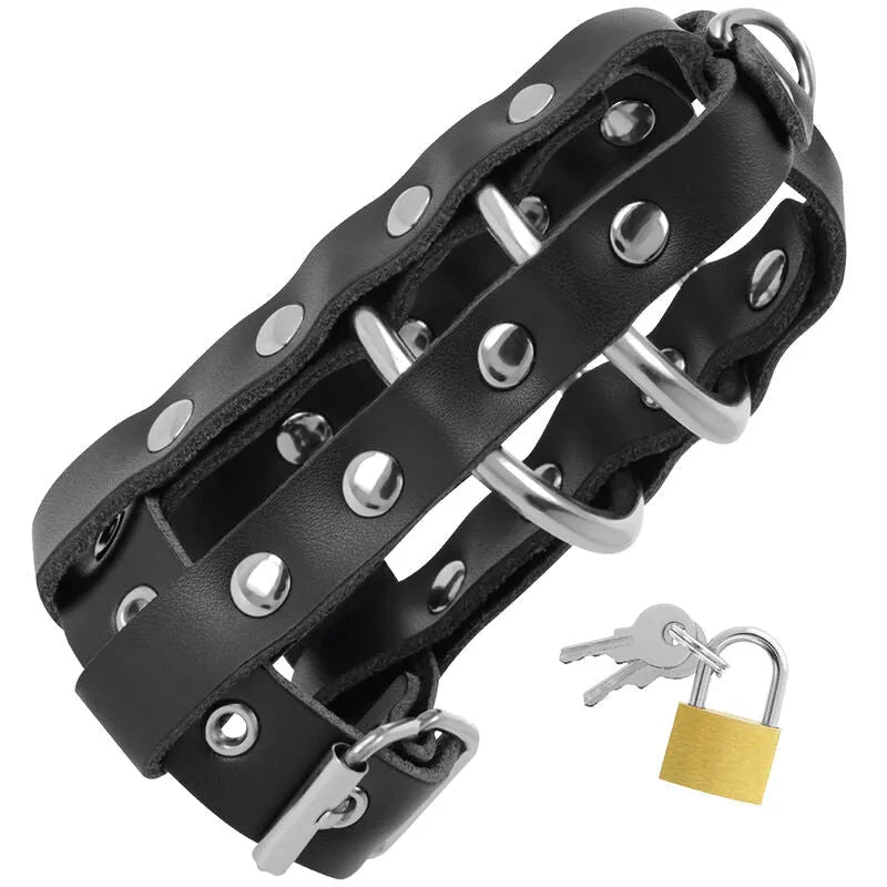 Cage de chasteté en cuir végétalien noir, anneaux métalliques, verrouillage sécurisé, ajustable, ventilation optimale.
