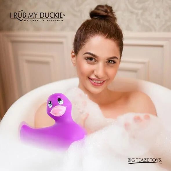 Canard vibromasseur jaune étanche, 7 modes, puissant et silencieux, massage ciblé, sans phtalates, compact et hygiénique.