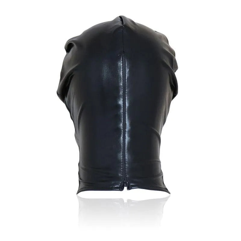 Casquette fétichiste en PVC noir brillant, ajustable et sophistiquée, idéale pour jeux de rôle et explorations sensuelles.
