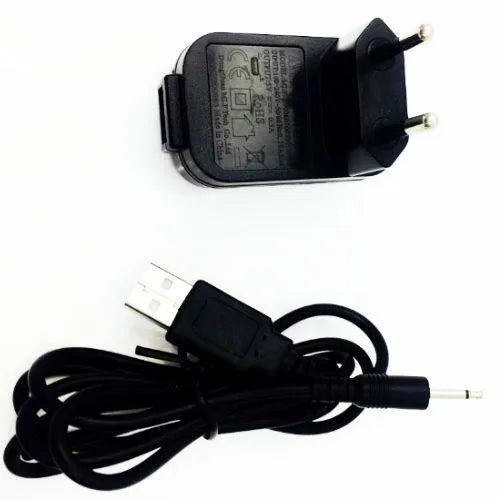 Chargeur USB Pretty Love noir compact avec câble inclus, design élégant, idéal pour recharge rapide et compatibilité unive...