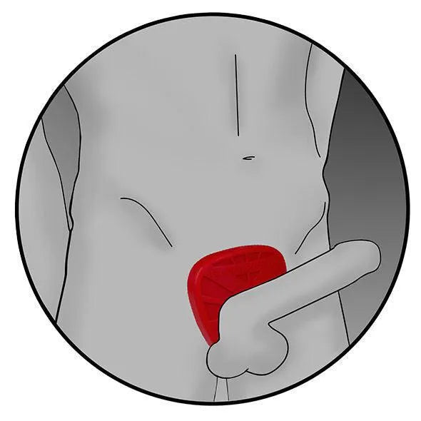 Anneau silicone rouge noir ergonomique pour électrostimulation intime, flexible et antidérapant, sur fond neutre.