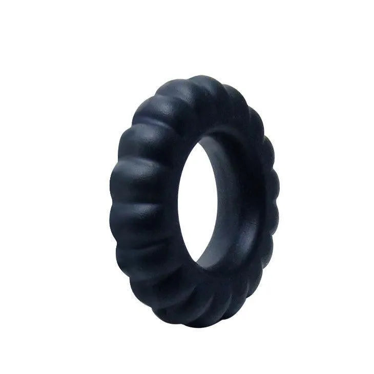 Anneau pénien silicone noir texturé, submersible, 2 cm, flexible, pour prolongation plaisir et confort hypoallergénique.