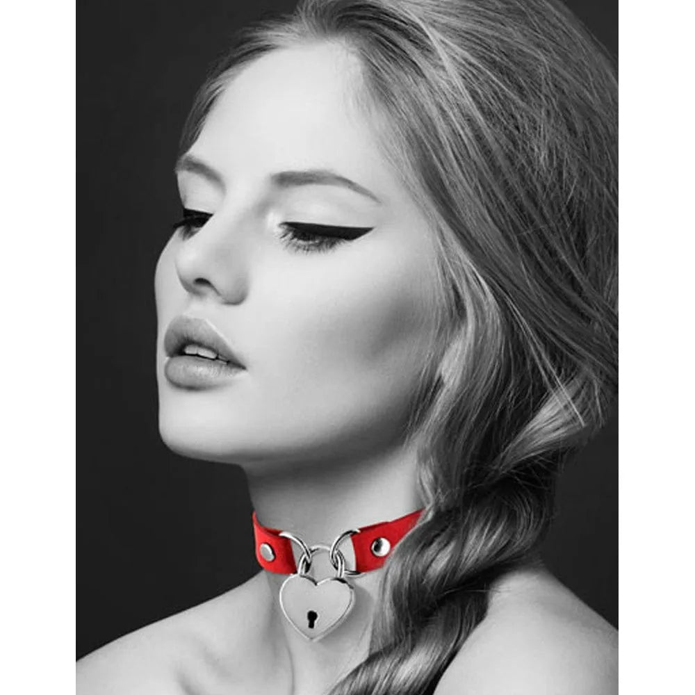collier fétichiste BDSM cuir rouge cadenas cœur pendentif clés fournies 34cm érotique sexy accessoire mode romantique amoureux