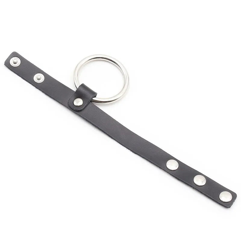 Collier BDSM cuir noir avec anneau métal robuste, élégant et ajustable, pour domination et bondage sophistiqué.