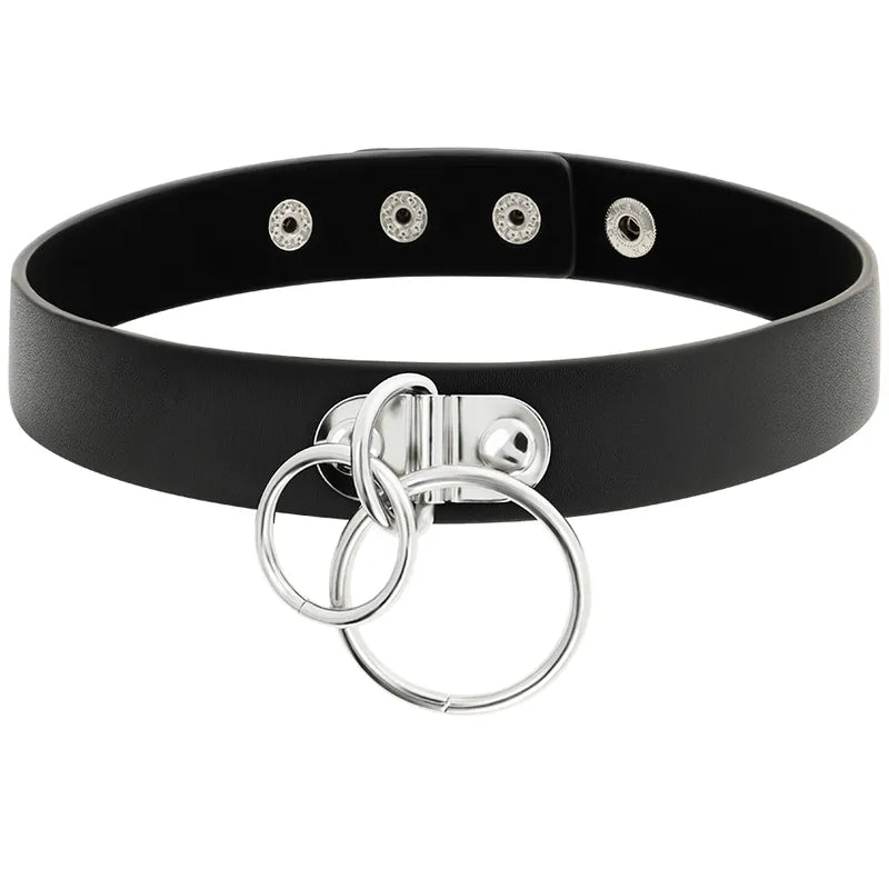 Collier BDSM noir en similicuir végétalien avec anneaux métalliques, ajustable, élégant et audacieux pour moments fétichis...