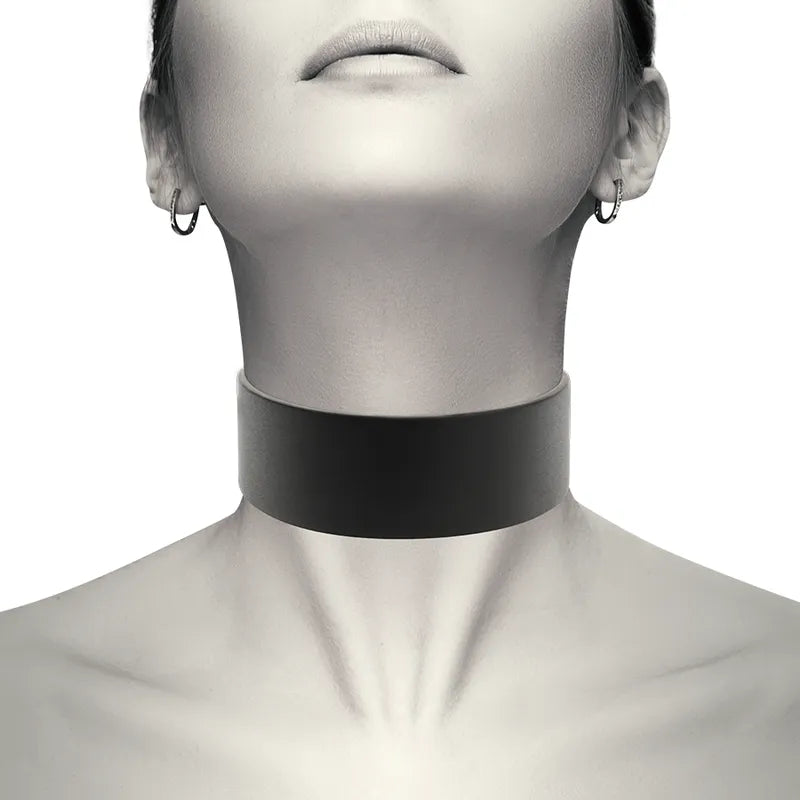 Collier BDSM cuir végétalien noir ajustable réglable éthique chic audacieux fétichiste lingerie bondage confort polyvalent résistant boucle métal