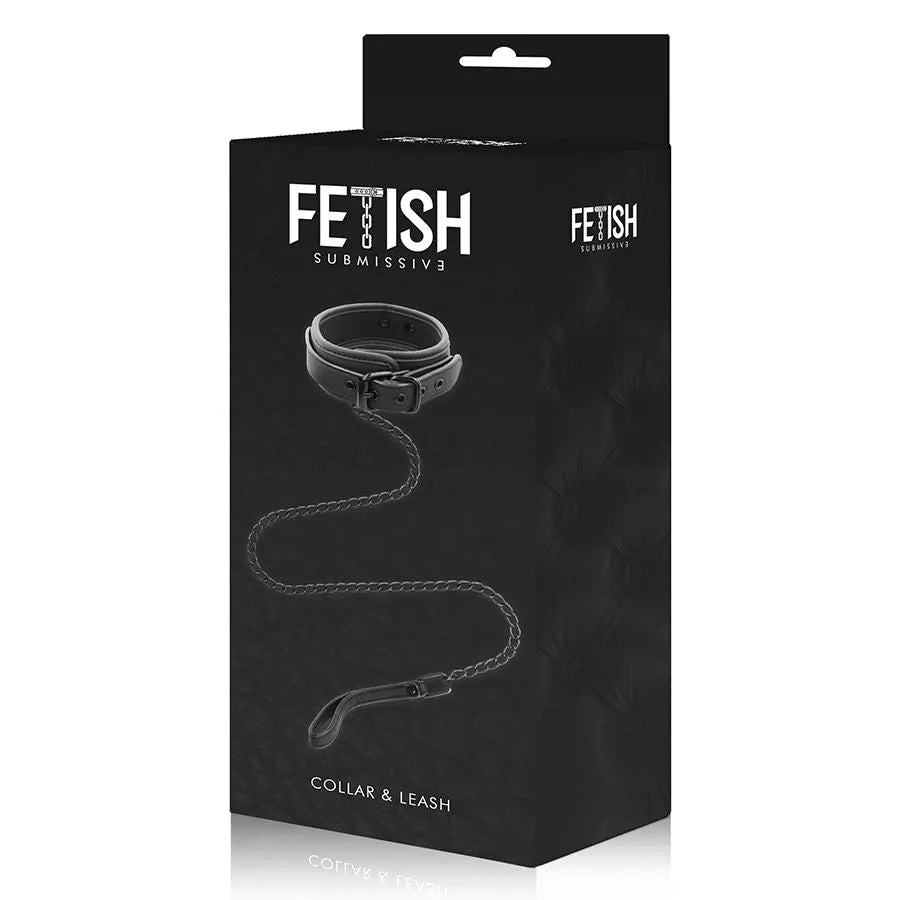 Collier BDSM noir en cuir végétalien, hypoallergénique, robuste, avec anneaux sécurisés, sur fond d'emballage élégant.
