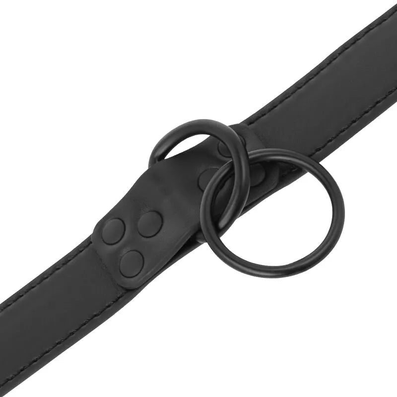 Collier BDSM noir en néoprène avec chaîne et mousqueton, ajustable, durable, idéal pour débutants et expérimentés.