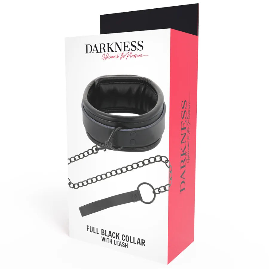 Collier posture BDSM noir cuir PVC rembourré avec chaîne et boucle, élégant et ajustable, dans emballage moderne.