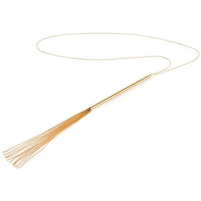 Collier fouet bondage transformable sans nickel antiallergique chaînes métalliques sensuelles cabaret séduction élégance polyvalent peau sensible
