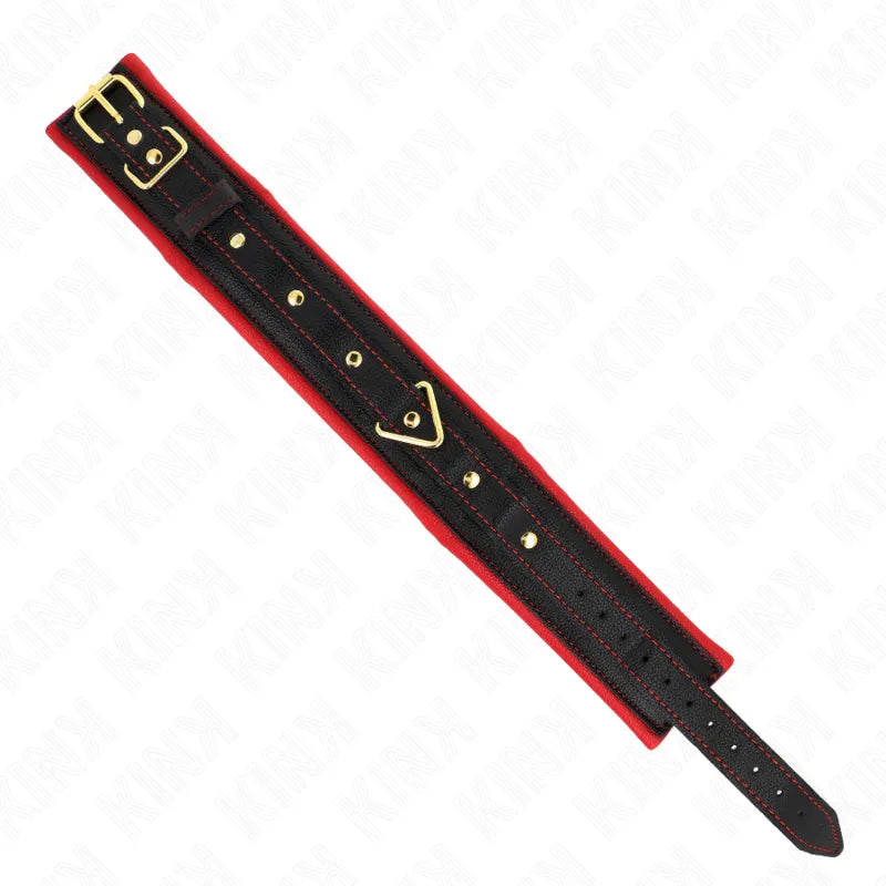Collier laisse BDSM en cuir noir avec boucles métalliques dorées, élégant et robuste, pour jeux de domination sophistiqués.