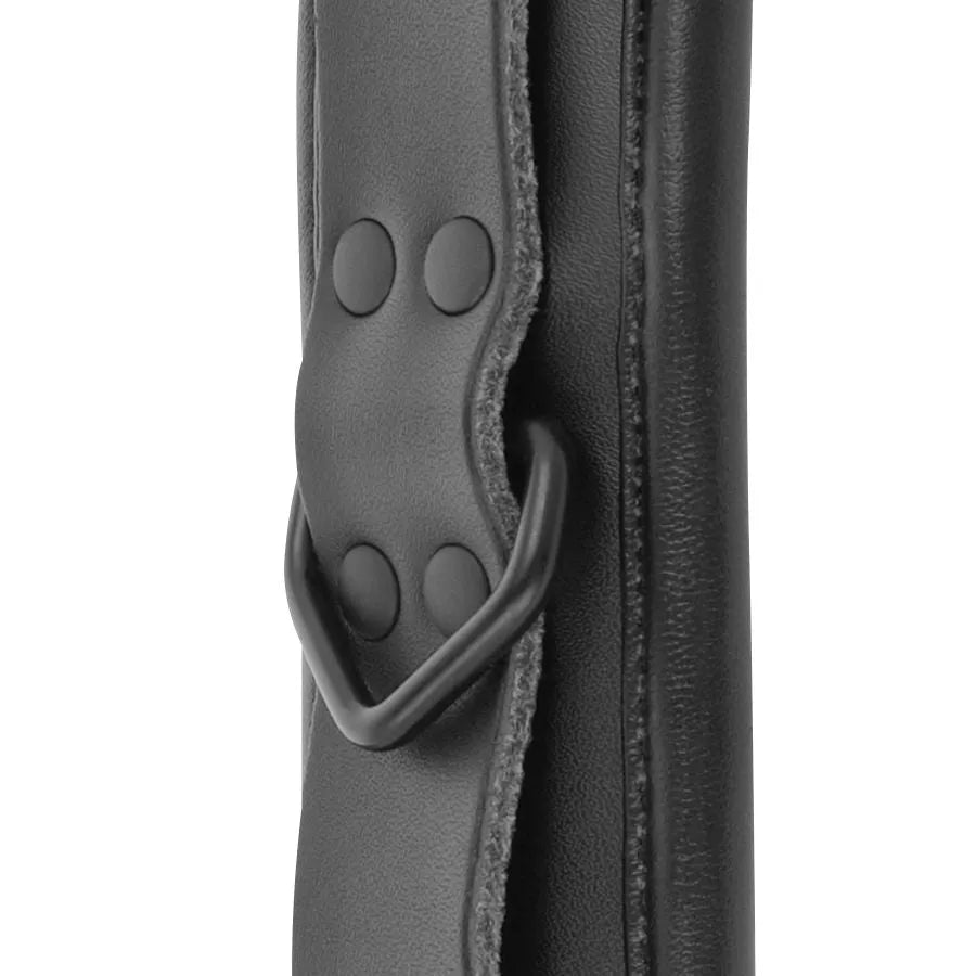 Collier menottes cuir noir robuste avec coutures raffinées et sangles ajustables pour confort et sécurité BDSM.
