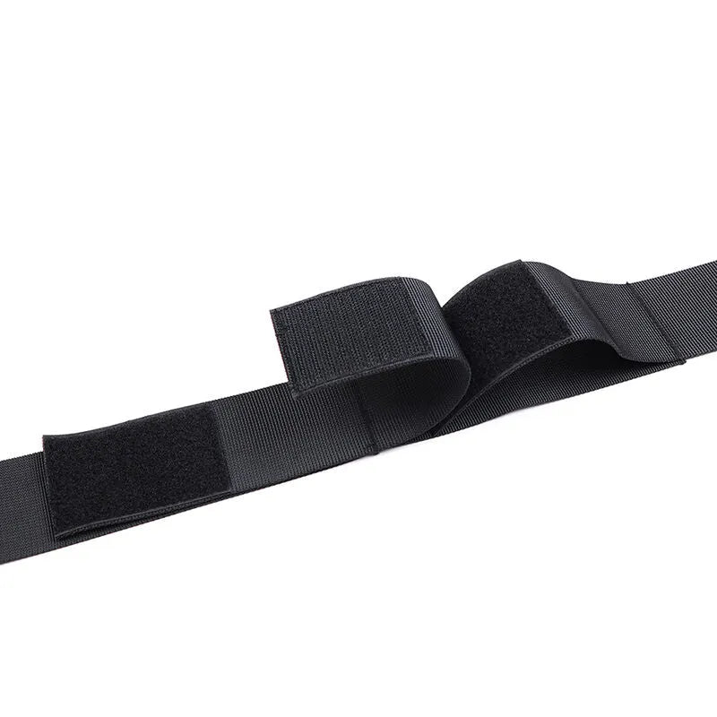 Collier menottes BDSM noir en nylon robuste avec fermeture velcro réglable, design ergonomique et discret pour confort opt...