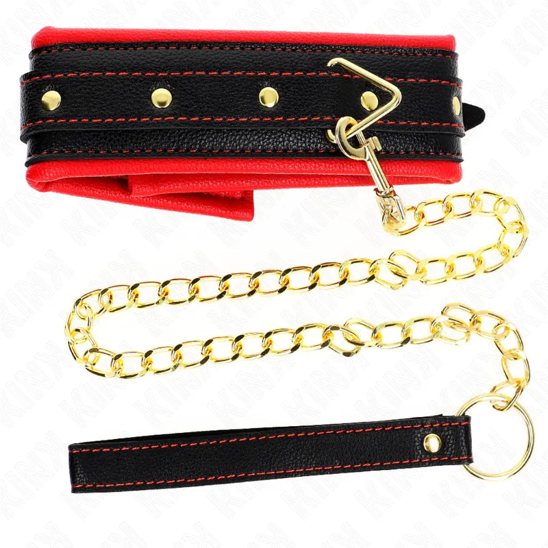 Collier BDSM noir et rouge en cuir végétalien, avec boucle ergonomique et chaîne dorée, élégant et sophistiqué.