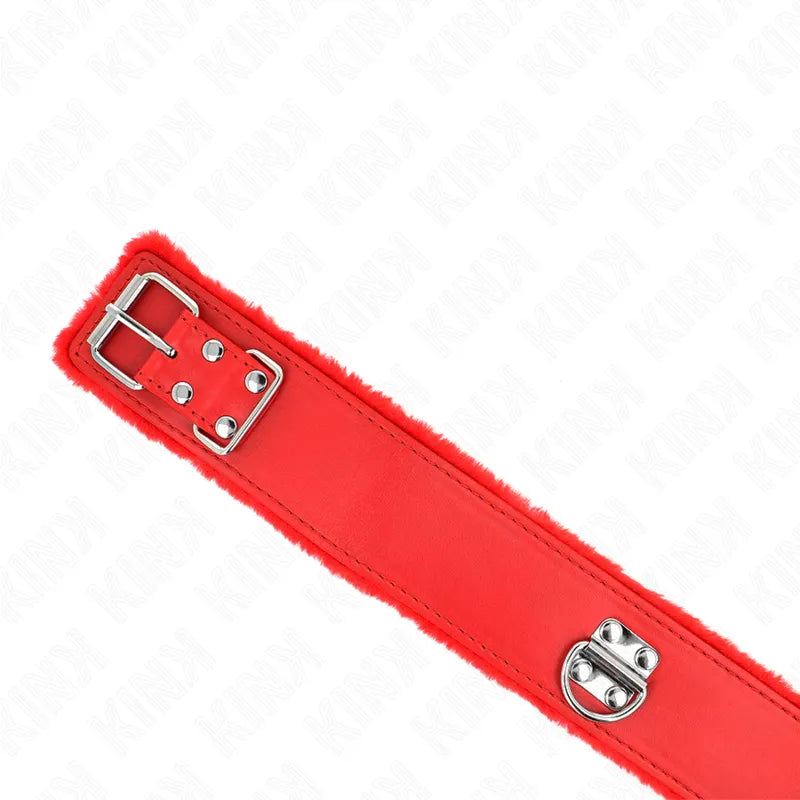 Collier BDSM en cuir rouge, boucles métalliques robustes, finition douce et élégante, ajustement personnalisé.