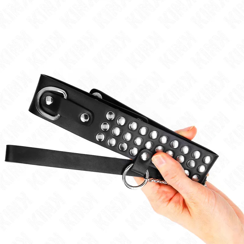 Collier BDSM en cuir noir avec sangles réglables et détails métalliques, élégant et robuste pour confort et sécurité.