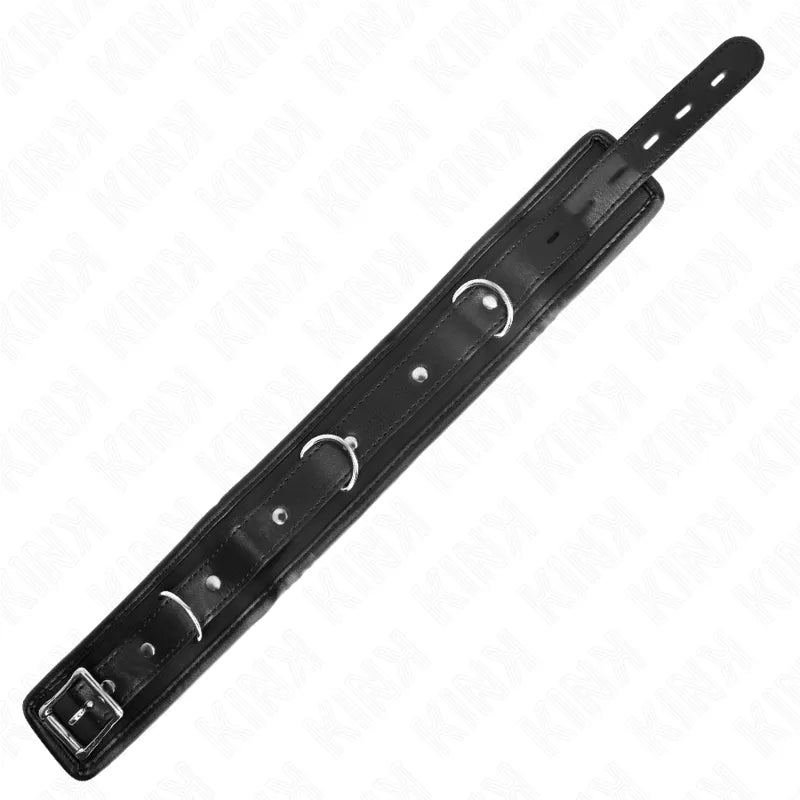 Collier cuir BDSM noir élégant avec boucles ergonomiques, design raffiné et résistant, idéal pour moments intimes Kinque.