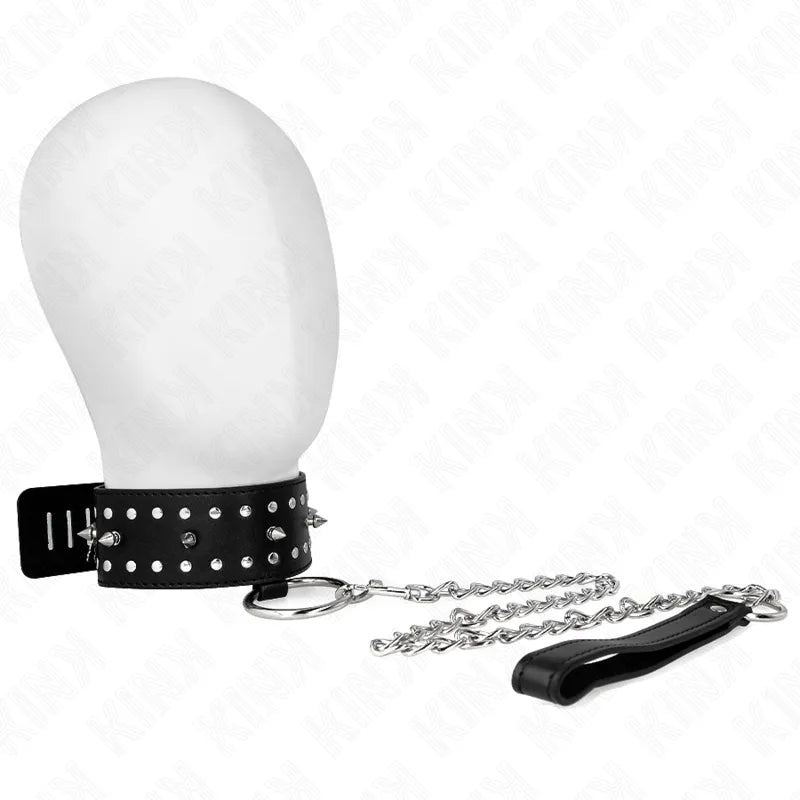 Collier BDSM cuir végétalien noir avec boucles métalliques, chaîne et poignée, élégant et écoresponsable.