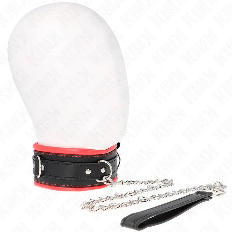 Collier BDSM cuir noir et rouge, ajustable, avec chaîne métallique, design élégant et robuste pour jeux sophistiqués.