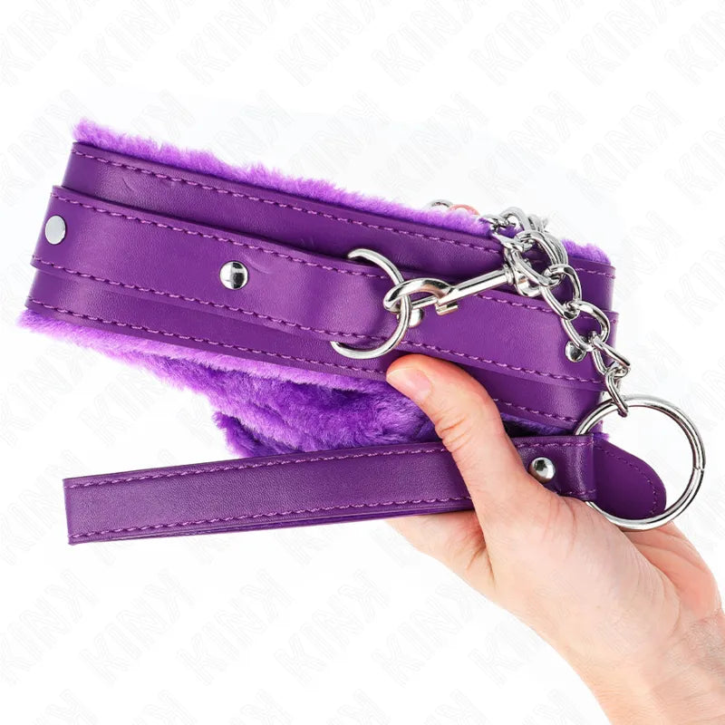 Collier BDSM en cuir violet avec boucles métalliques, doublure douce, ajustable, élégant et durable pour jeux de soumission.