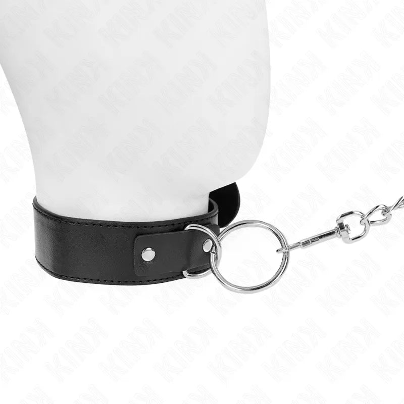 Collier de soumission cuir noir élégant, boucle métallique raffinée, ajustable, esthétique sophistiquée.