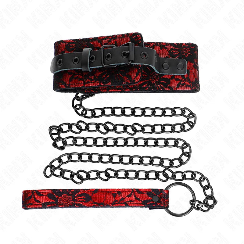 Collier et laisse BDSM en cuir rouge et noir, design élégant avec chaîne métallique robuste, ajustable et sophistiqué.