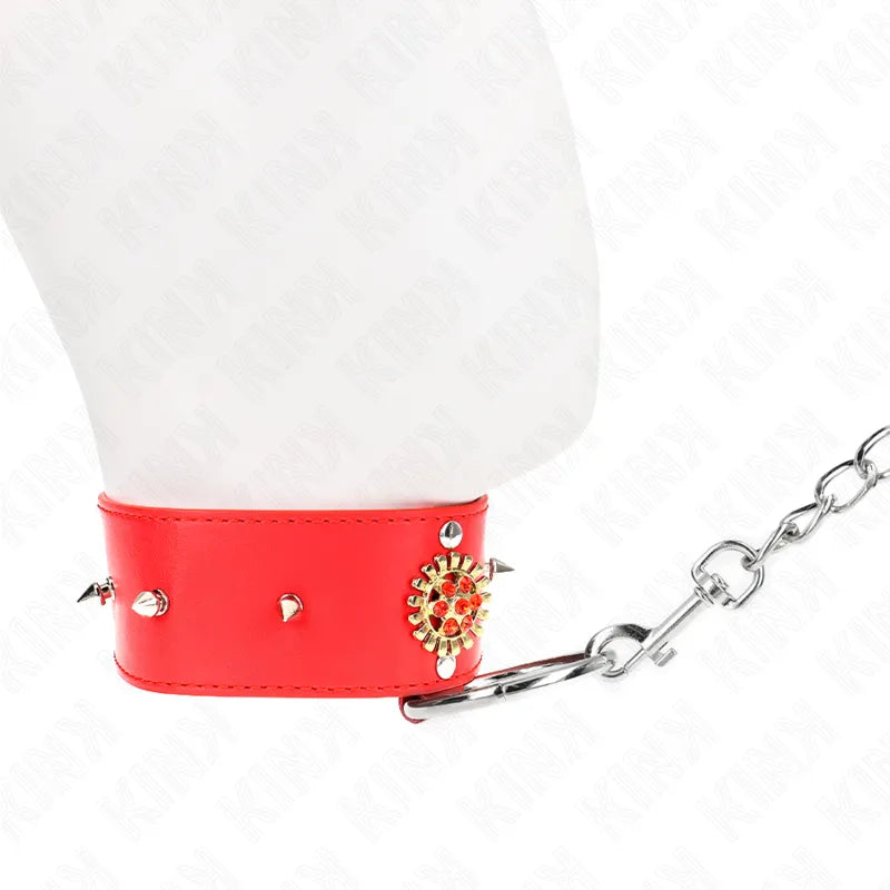 Collier BDSM rouge en cuir véritable avec détails métalliques et laisse en chaîne, élégant et sophistiqué.