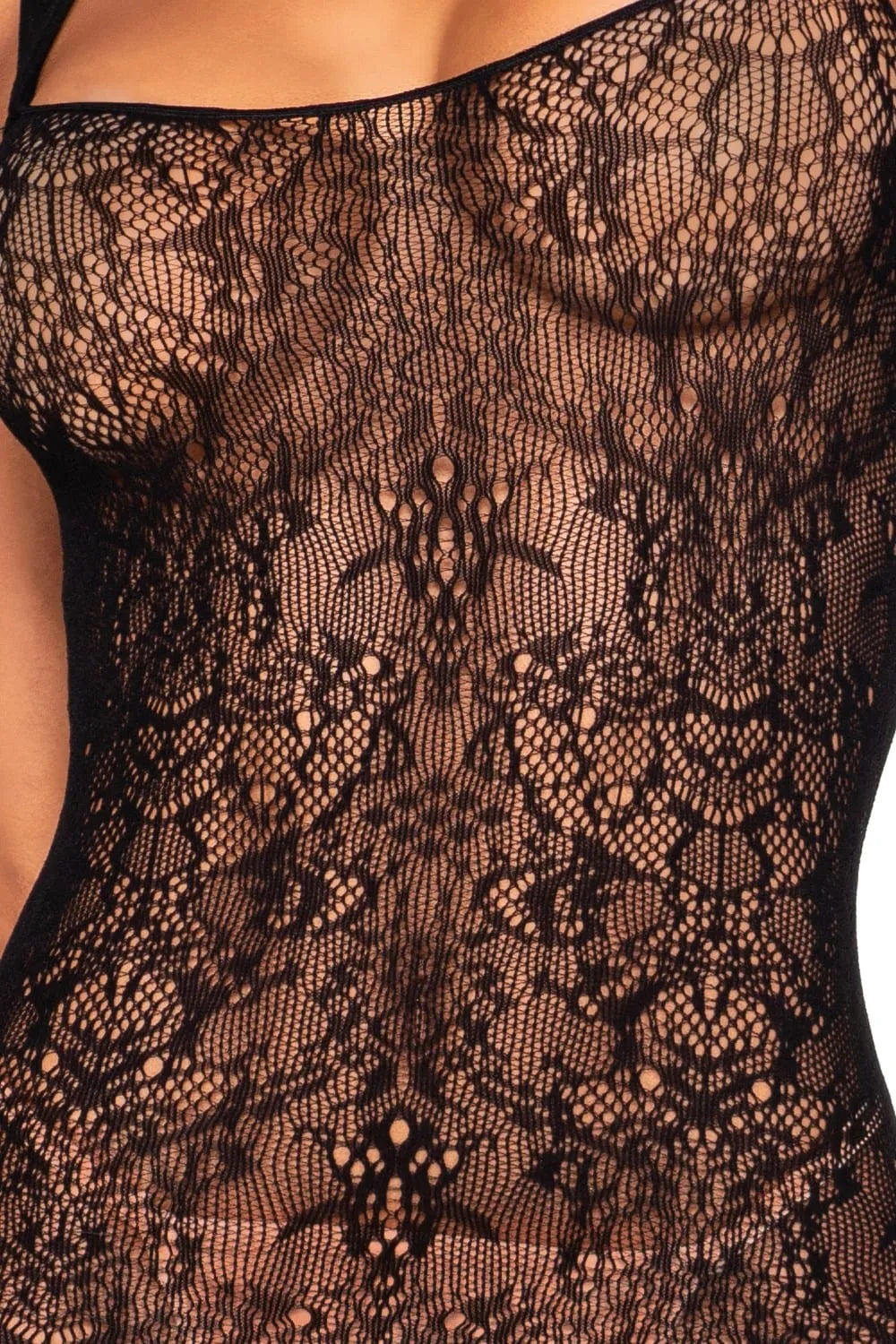 Combinaison lingerie noire en dentelle délicate avec encolure bandeau, triple bretelles et motif croisé, jarretières inclu...