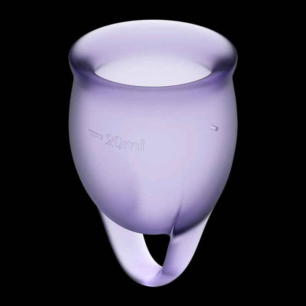 Coupe menstruelle en silicone médical violet, capacité 20ml, design souple et ergonomique pour confort et insertion facile.