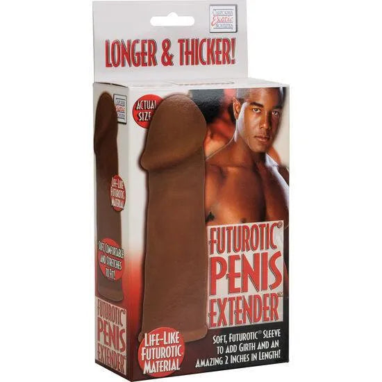 Couvre-pénis extensible marron en TPR, texture douce, allonge de 5 cm, dans emballage avec visuel explicatif.