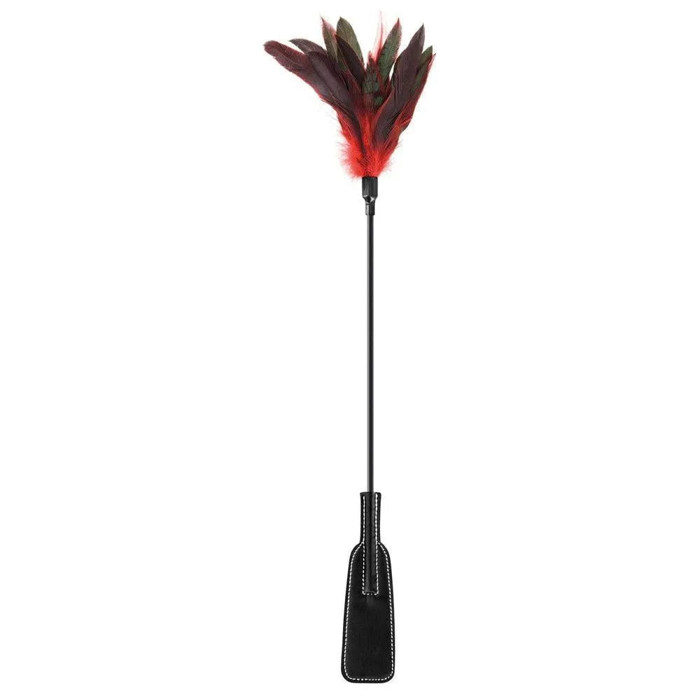 cravache BDSM tapette cuir plumes noires rouges poignée ergonomique manche antidérapant durable résistant fessées caresses sensuelles domination