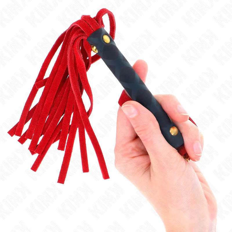 Cravache BDSM en cuir rouge et noir, poignée ergonomique, design luxueux, idéale pour débutants et experts.