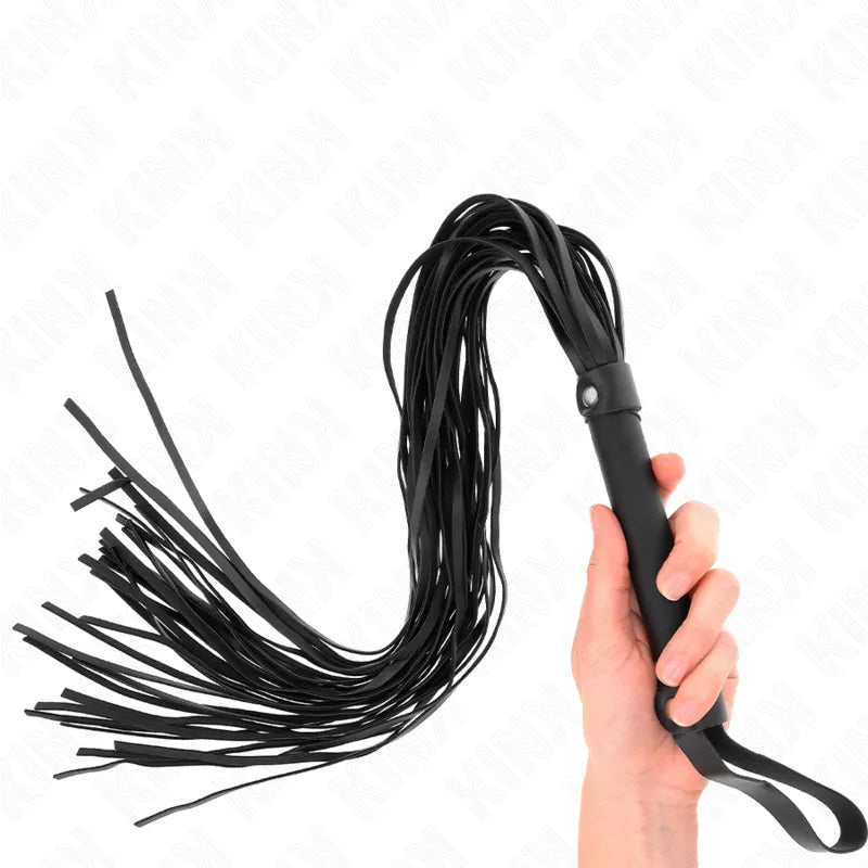 Cravache BDSM en cuir noir, poignée sculptée ergonomique, longueur réglable, design élégant pour jeux intenses.