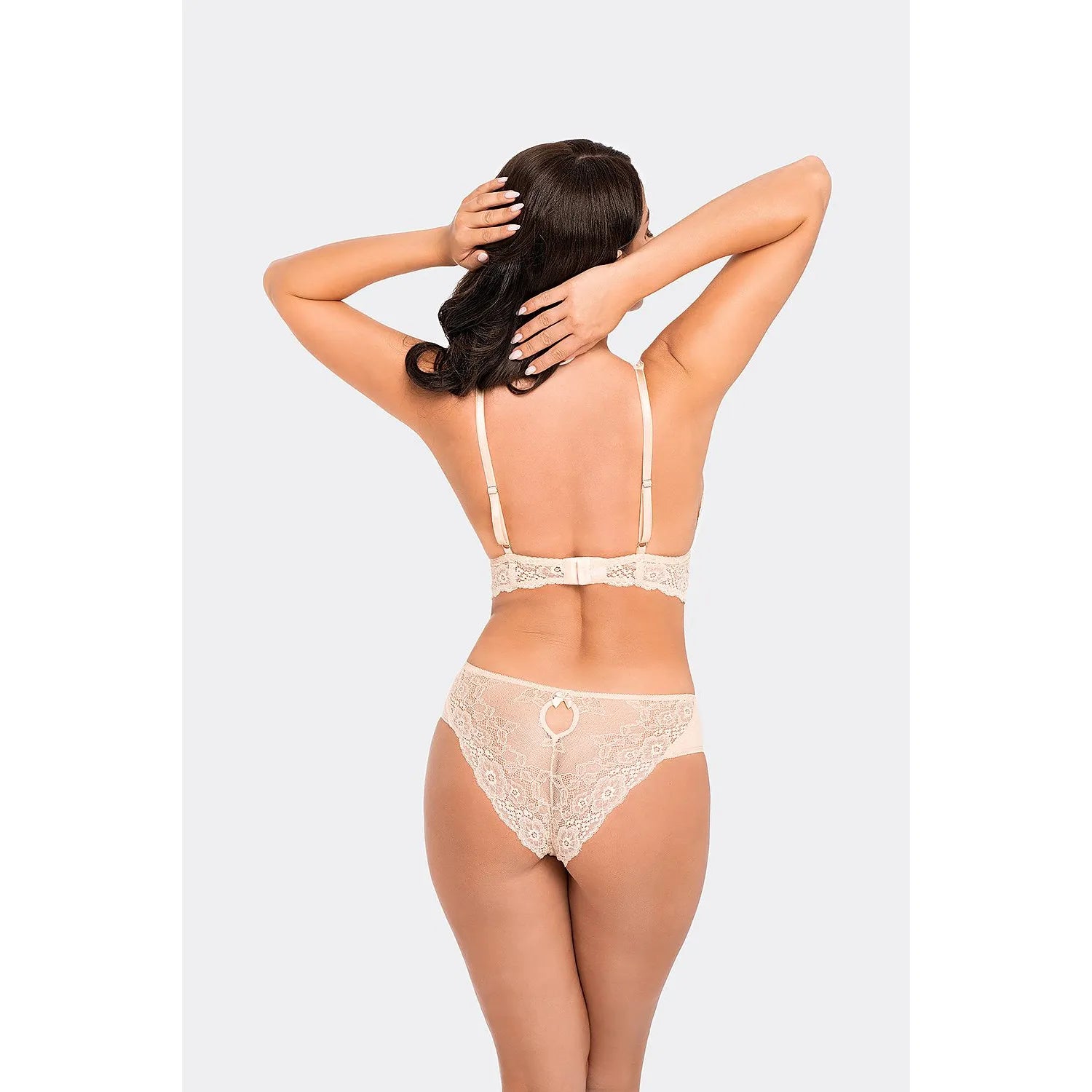 Ensemble lingerie beige dentelle florale, brassière sans armatures, bas classique, élégant et confortable.