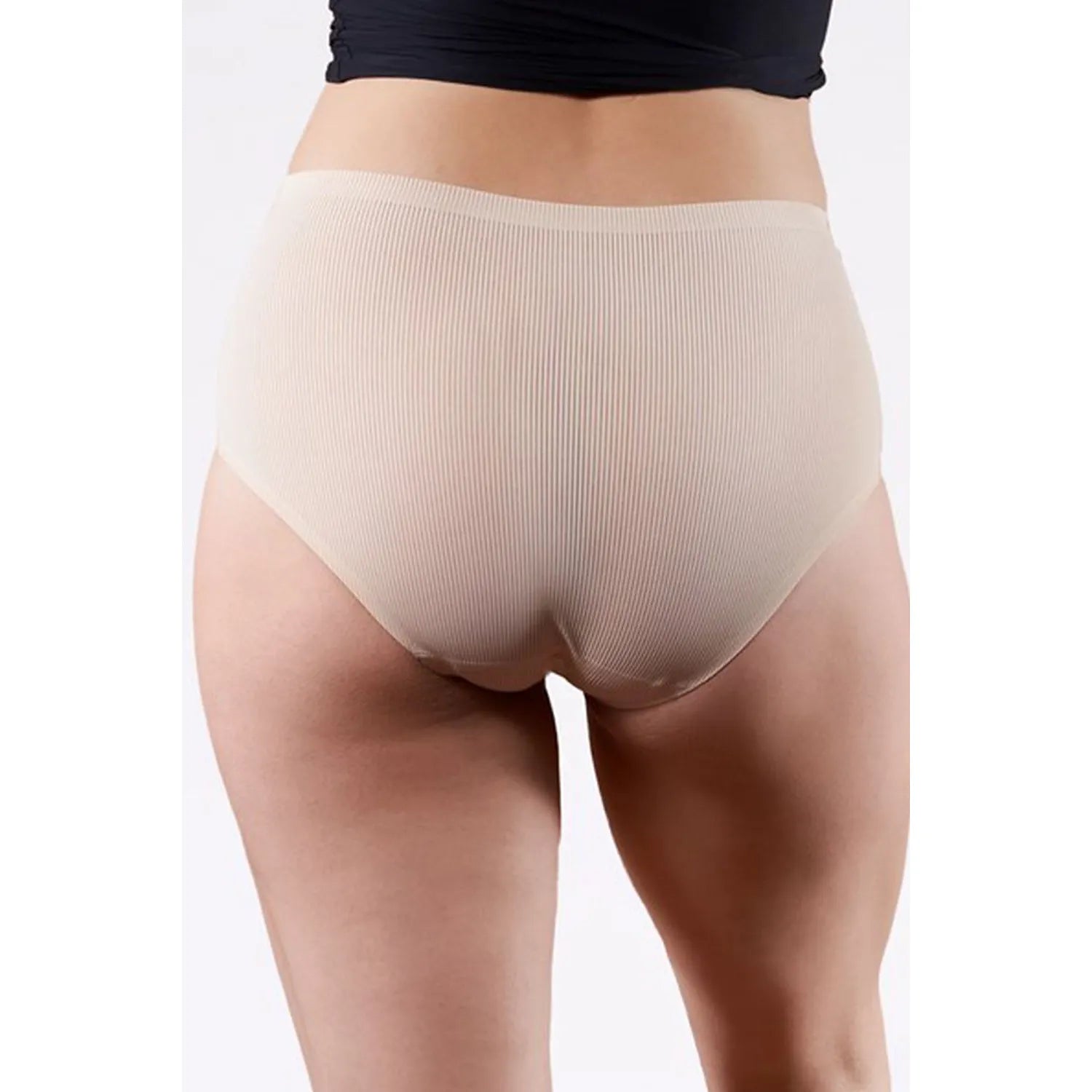 Culotte taille haute Julimex beige, tissu côtelé sans couture, extensible et respirante, vue arrière sur mannequin.