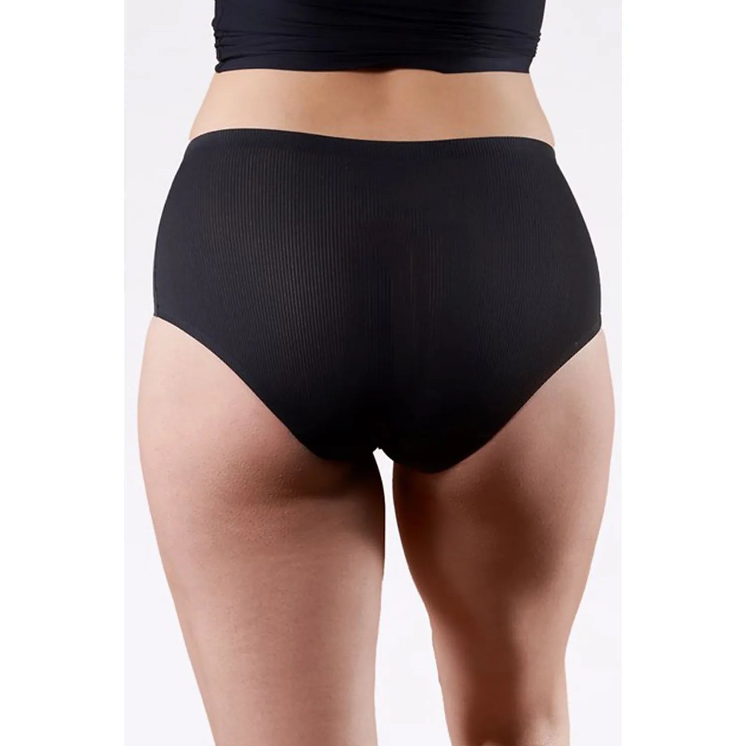 Culotte taille haute noire Julimex, élégante et respirante, offrant confort et discrétion pour toutes morphologies.