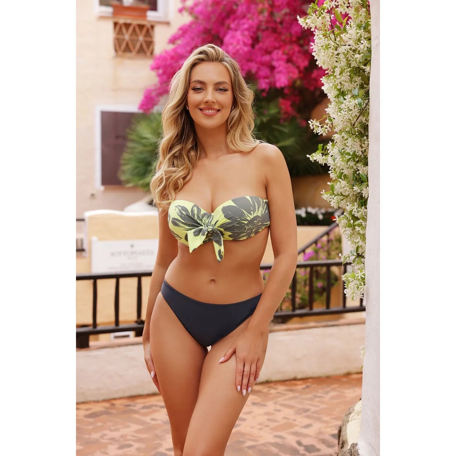 bikini deux pièces bandage floral jaune noir rembourré sans bretelles armatures soutien moulant noeud central doublée