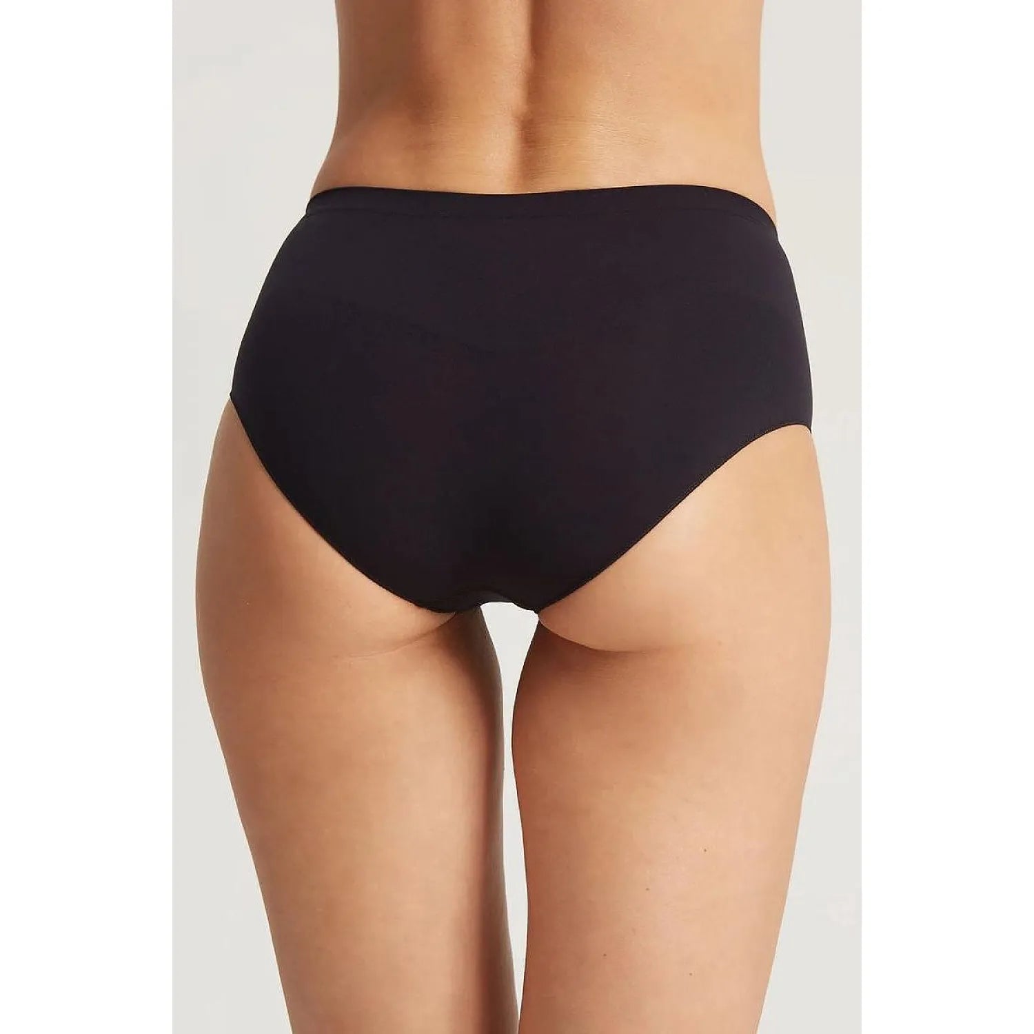 Culotte noire taille haute sans couture Gatta, design élégant et minimaliste, confort quotidien, soutien optimal.