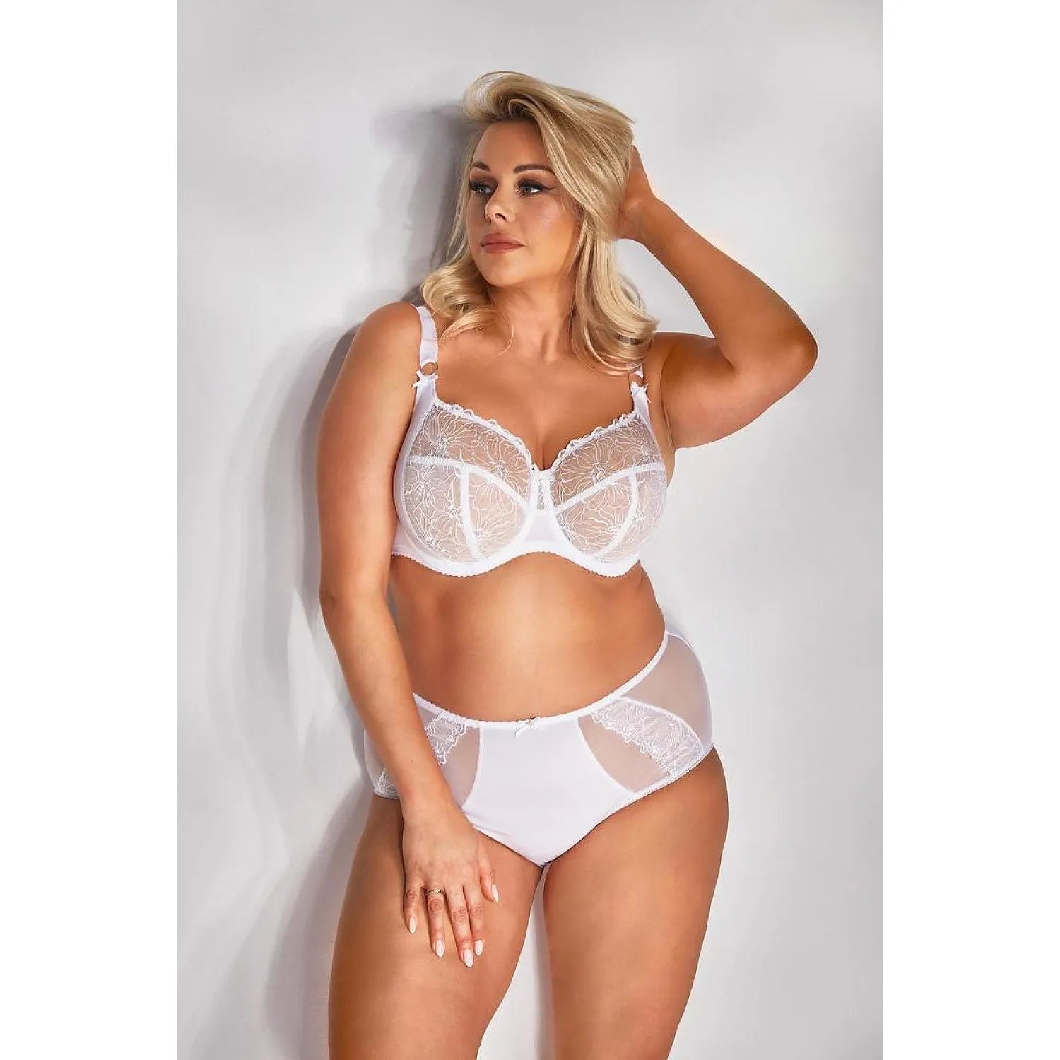 Culottes Bella Misteria microfibre brodée, couvrance totale, confort ultime, tailles S à XXXL, élégance et douceur.