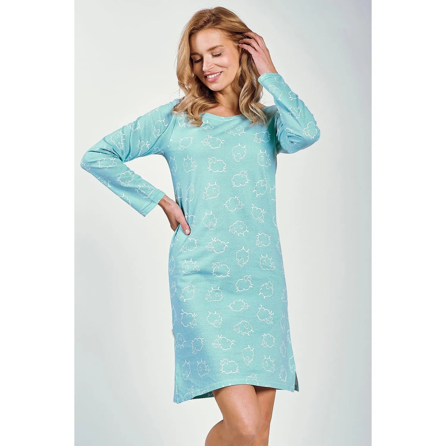 chemise nuit érotique soie imprimée manches longues encolure ronde modèle 199058 Taro ample confortable fentes latérales soyeuse élégante