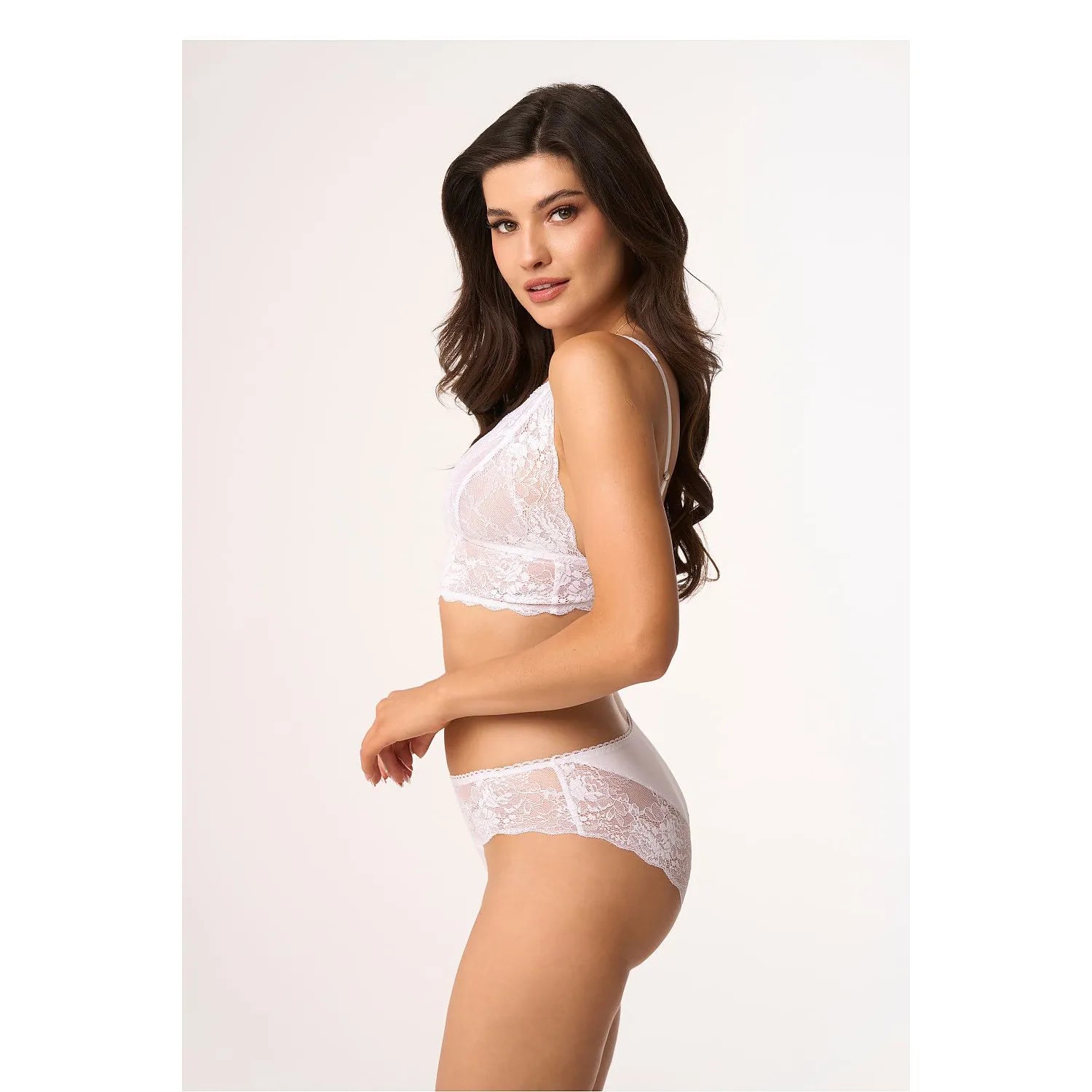 Culottes Babell 199346 en dentelle, tissu doux, taille élastique, lingerie élégante pour femmes, confort quotidien.