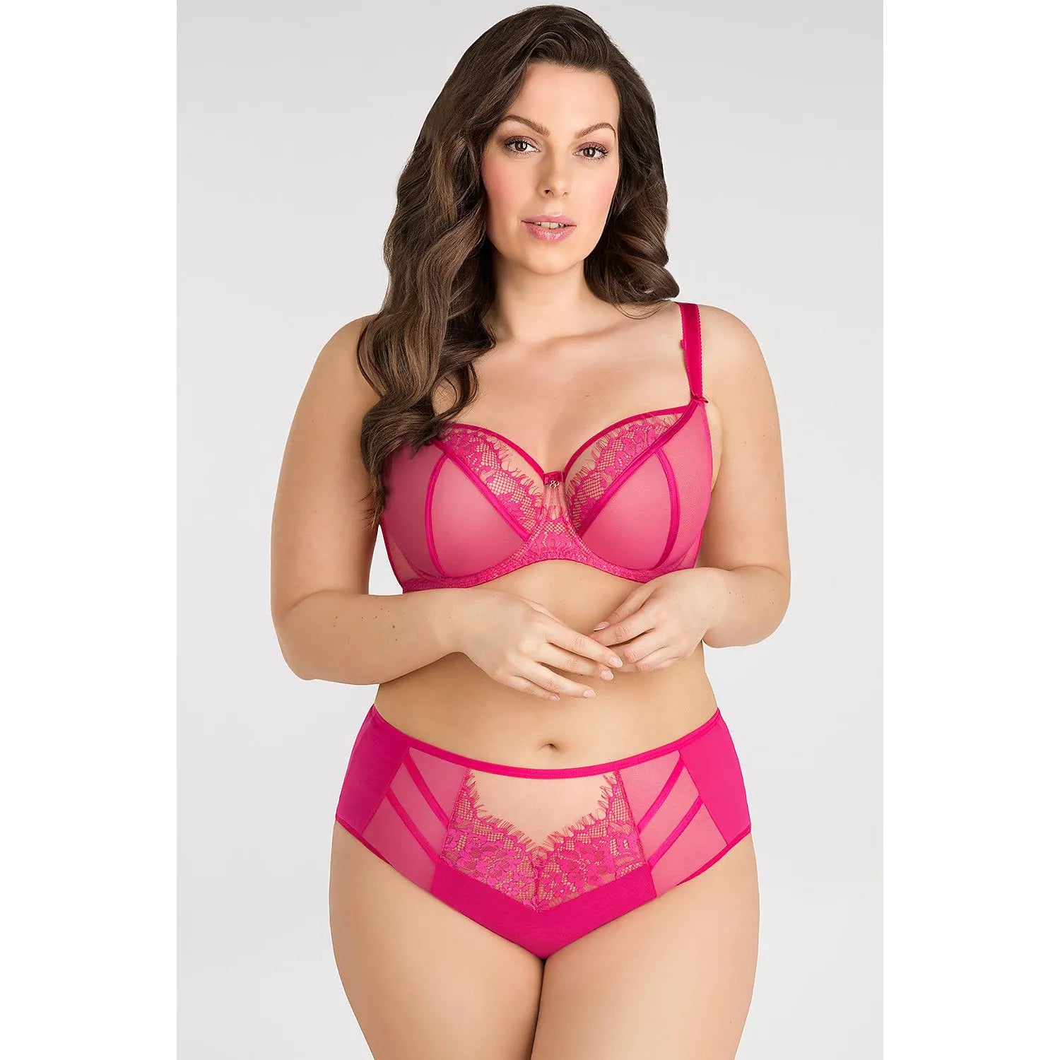 Culotte taille haute Gorsenia rose avec dentelle et tulle, élégante et confortable, lingerie féminine inclusive.