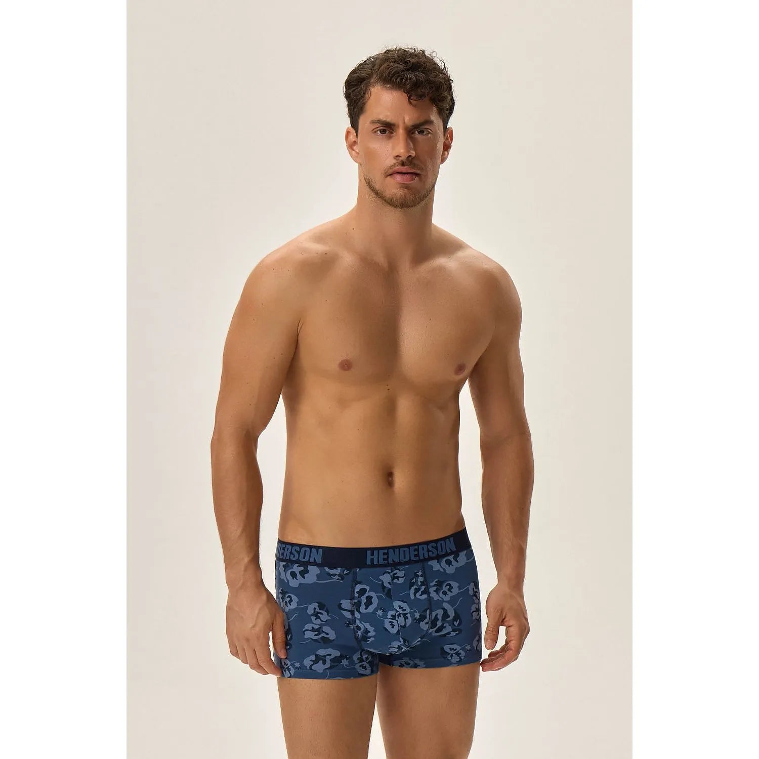 Boxers hommes Henderson bleu floral abstrait, ceinture large noire, coupe courte, confort coton élasthanne.