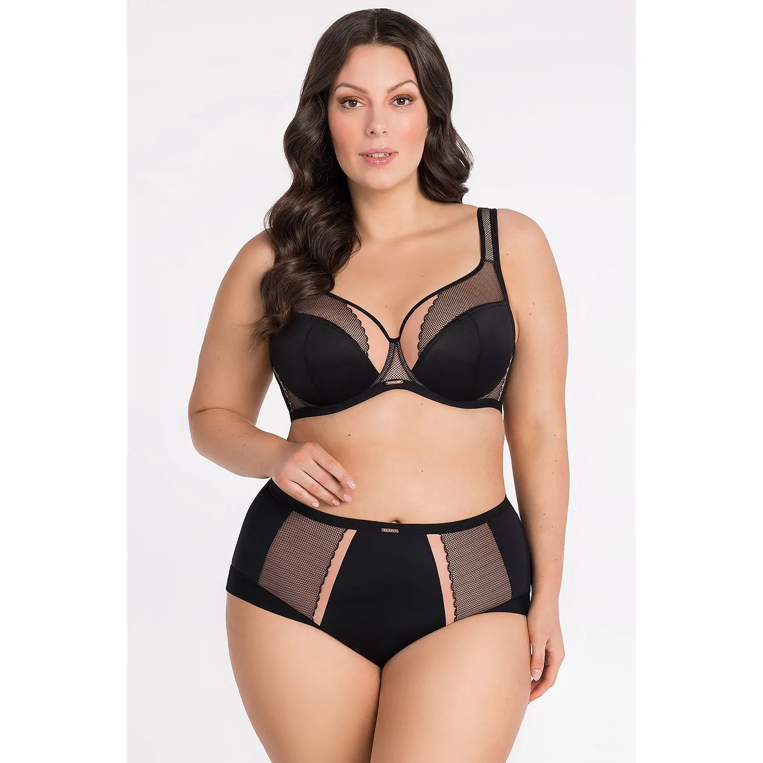 Ensemble de lingerie féminine Gorsenia Lingerie Culottes et soutien-gorge en microfibre noire avec dentelle et maille transparente, design sexy et confortable pour toutes les occasions