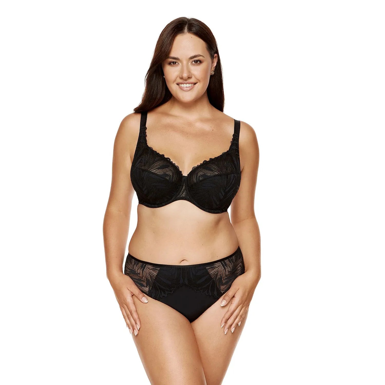 Ensemble lingerie dentelle noire balconnet, culotte sexy, broderie délicate, maintien armatures, doublure coton oekotex.