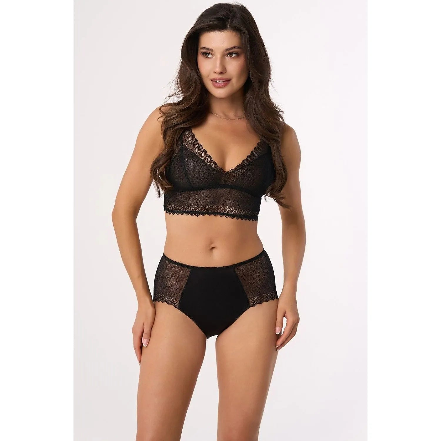 Ensemble lingerie dentelle noire bralette culotte taille haute confortable sans armature bretelles fines doublure coton extensible respirant translucide