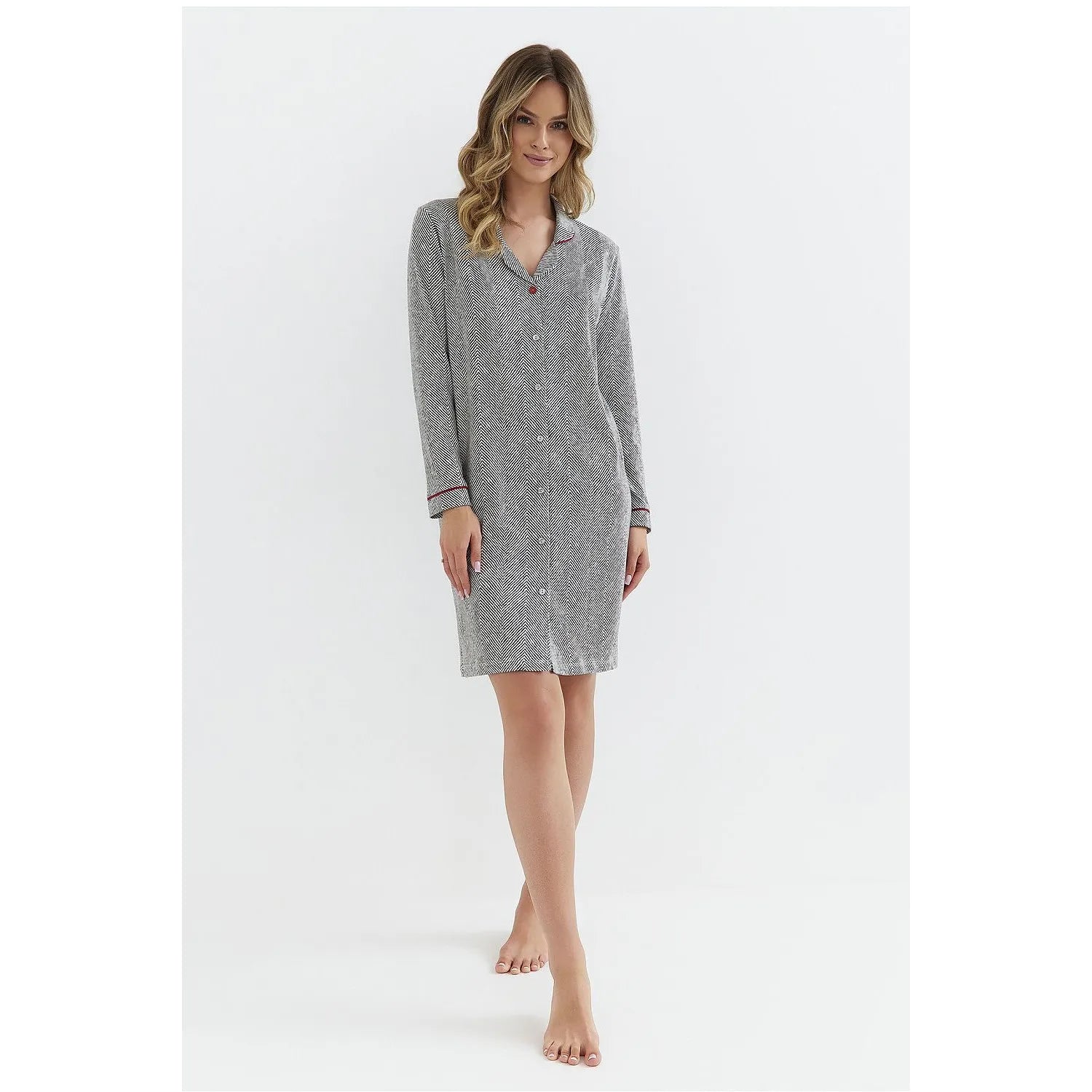 Chemise de nuit élégante en coton doux coupe ample manches longues col classique fermeture boutons lingerie confortable nuit détente maison femme