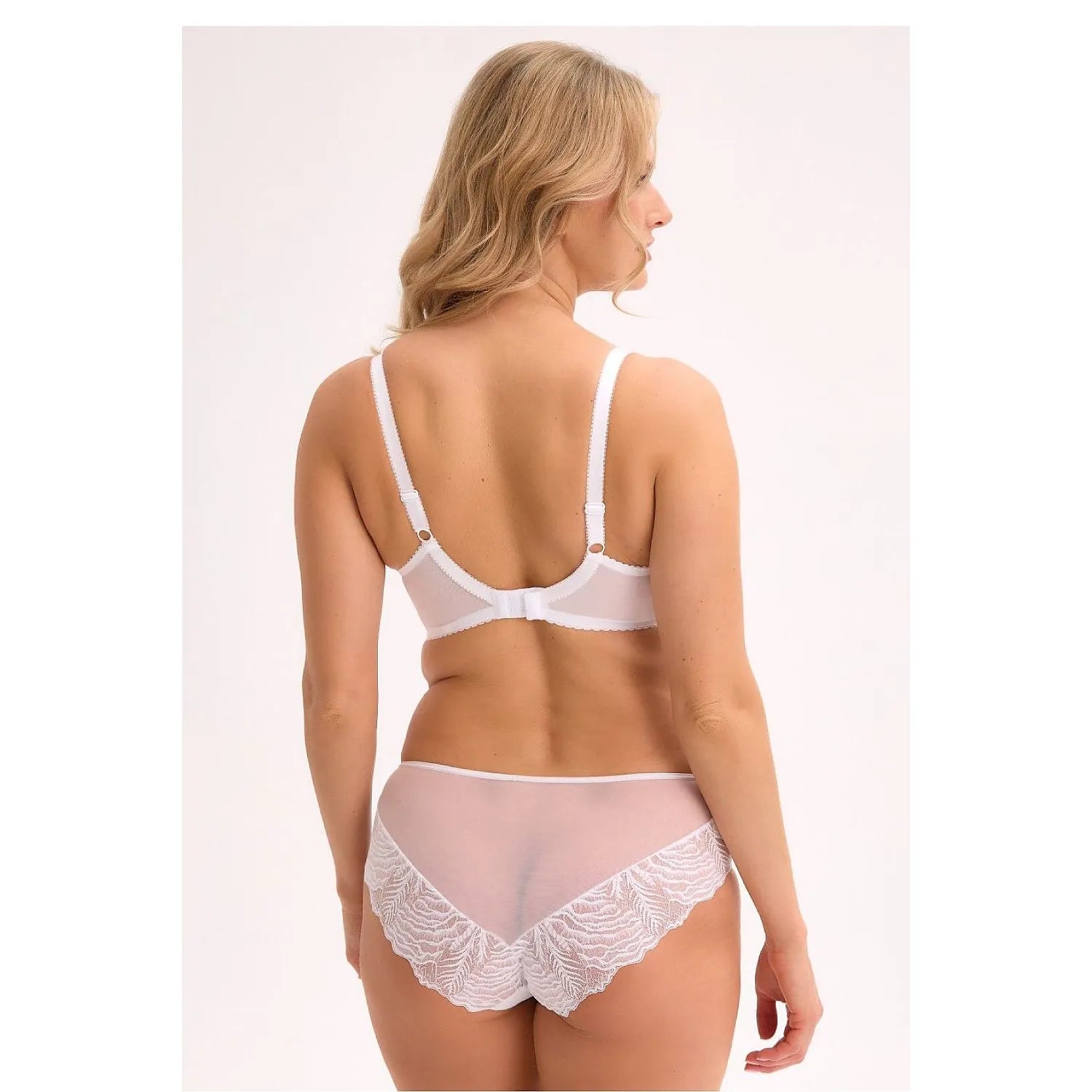 Culotte en dentelle blanche transparente dos nu avec ceinture plate et nœud, design élégant et sexy, modèle Gaia 213451.