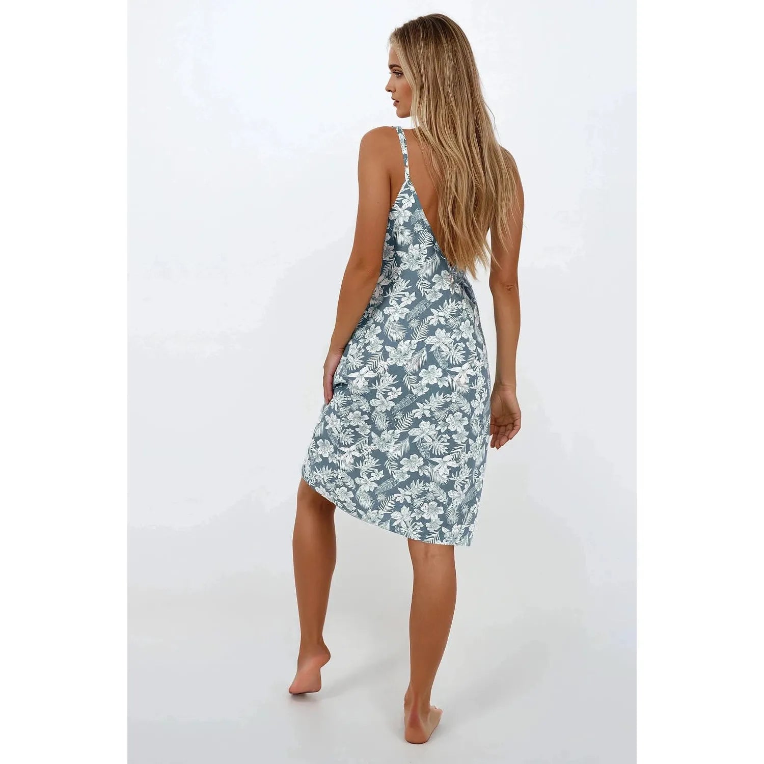 Chemise de nuit bleue à motifs floraux, décolleté en V, dos dégagé, bretelles ajustables, longueur genoux, élégante et fém...
