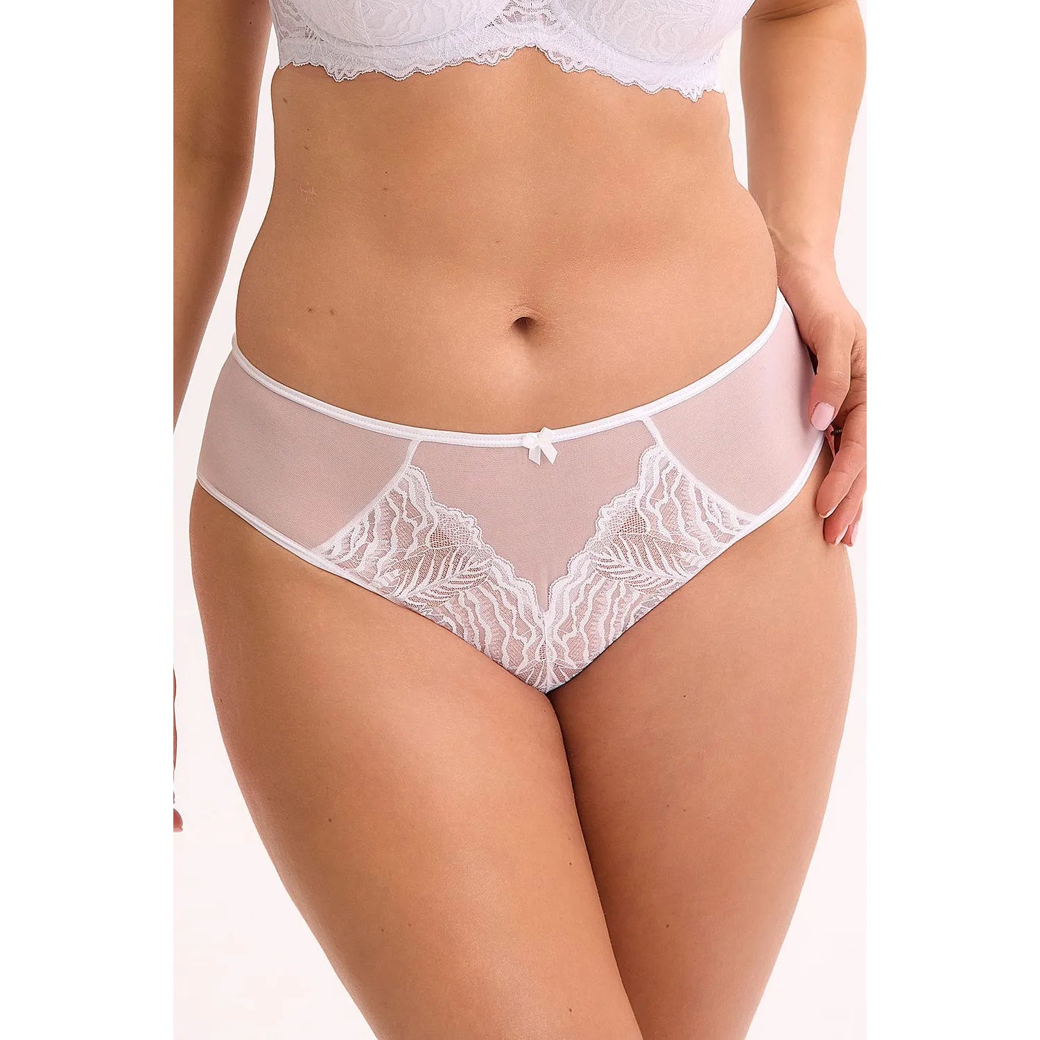 Culottes en dentelle blanche Gaia, dos transparent, ceinture plate, nœud décoratif, élégance et confort féminin.